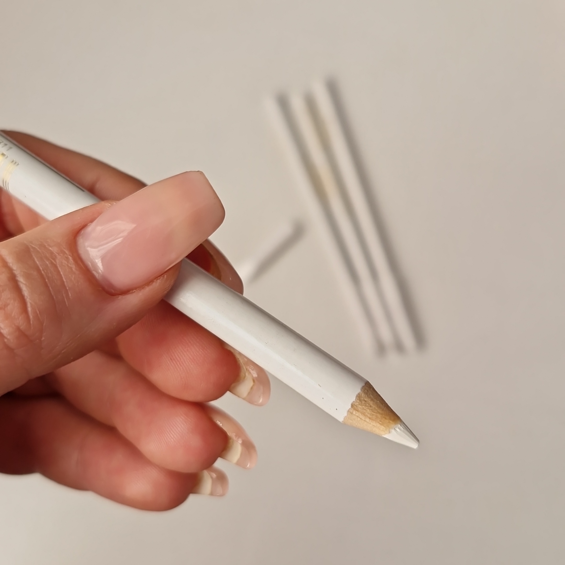 مداد سفید Moda 🤍