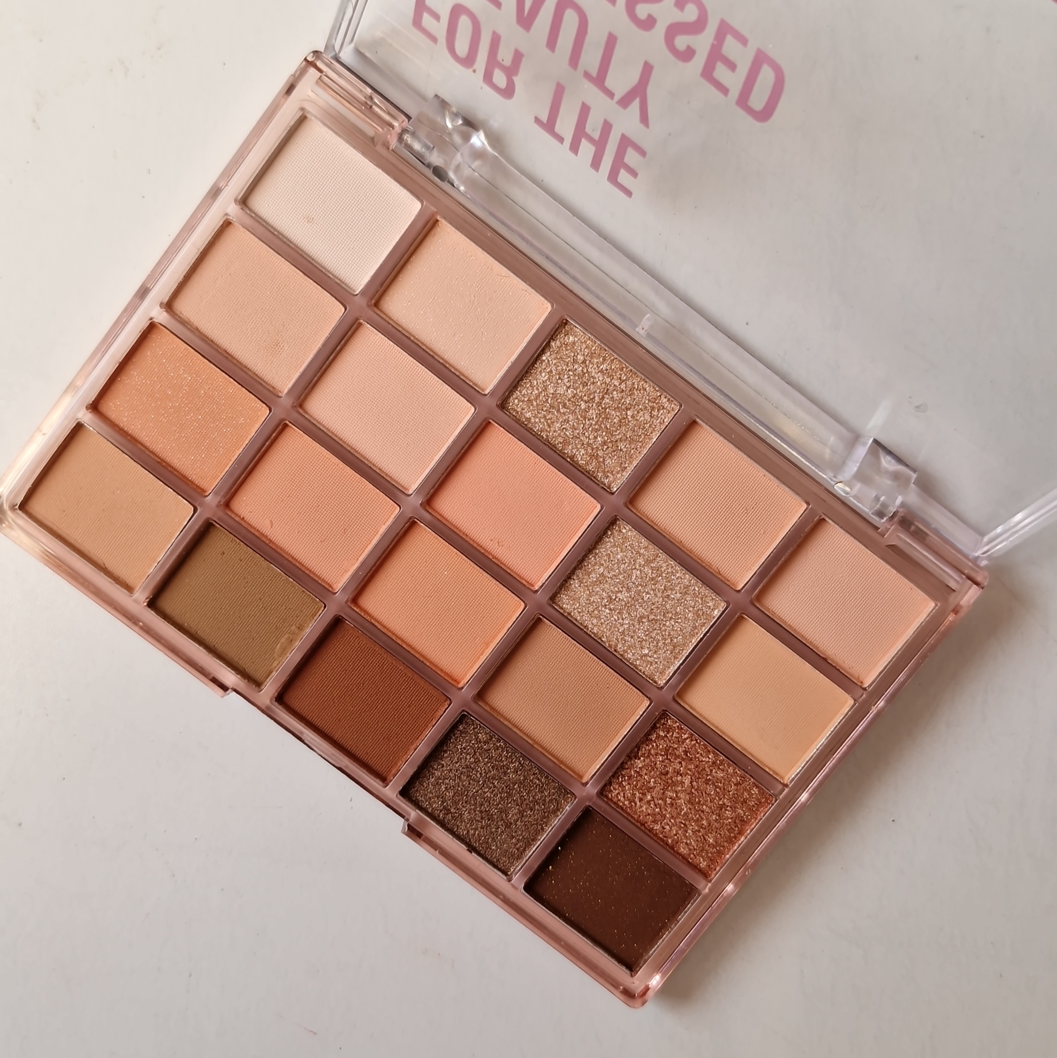 سایه رنگ پوست 🤍